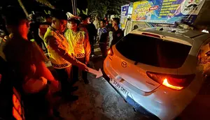 Diduga Mabuk, Sopir Mazda Diamuk Massa di Depok Usai Tabrak Sejumlah Pemotor