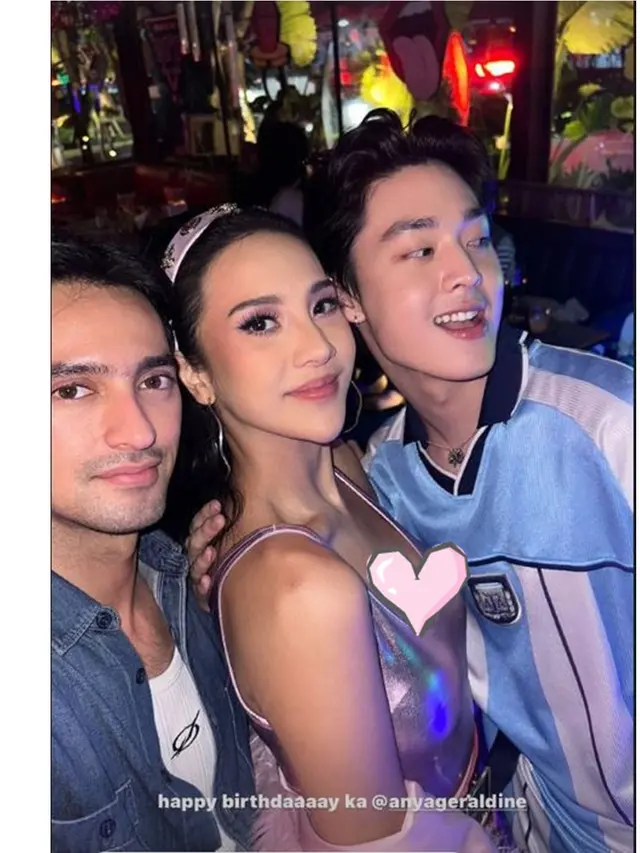 8 Potret Artis di Pesta Ultah Anya Geraldine, BCL dan Tiko Serasi Bergaya 90-an