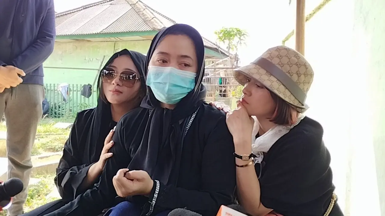Vega Darwanti Ungkap Detik Terakhir Ibunda Berpulang, Ceritakan Momen Pamit yang Mengharukan