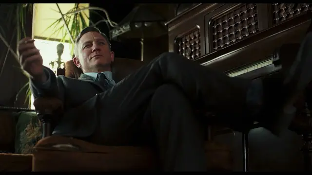 Daniel Craig sebagai Benoit Blanc. (Foto: Dok. IMDb/ Lionsgate)