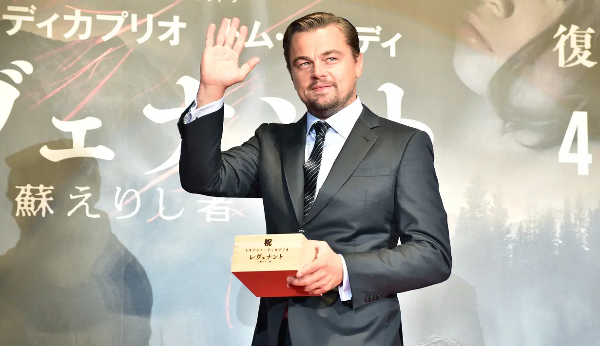 Leonardo DiCaprio juga disebut-sebut jatuh cinta pada Kendall Jenner. Leonardo berusaha untuk meminta nomor telepon Kendall dan mengajaknya kencan bersama. Namun sayangnya, Kendall sangat menghiraukan permintaan Leo. (AFP/Bintang.com)