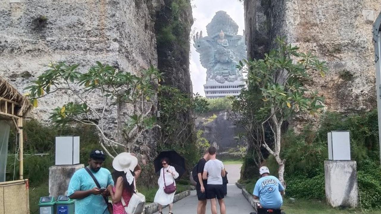 Strategi Pariwisata Bali Hadapi Ketegangan Geopolitik Global dan Dampaknya