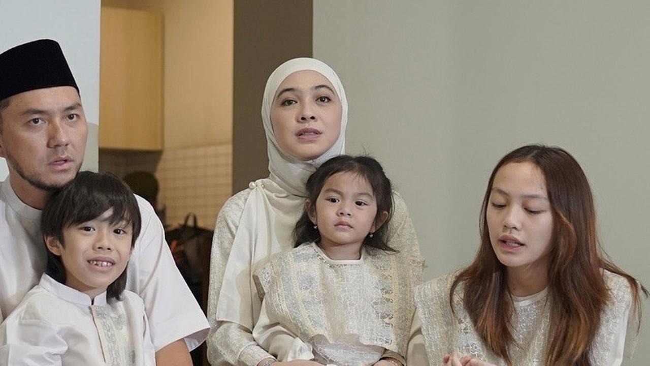 Ananda Omesh & Istri Berangkat Haji 2025, Momen Pamitan Berlangsung Penuh Haru dengan Keluarga