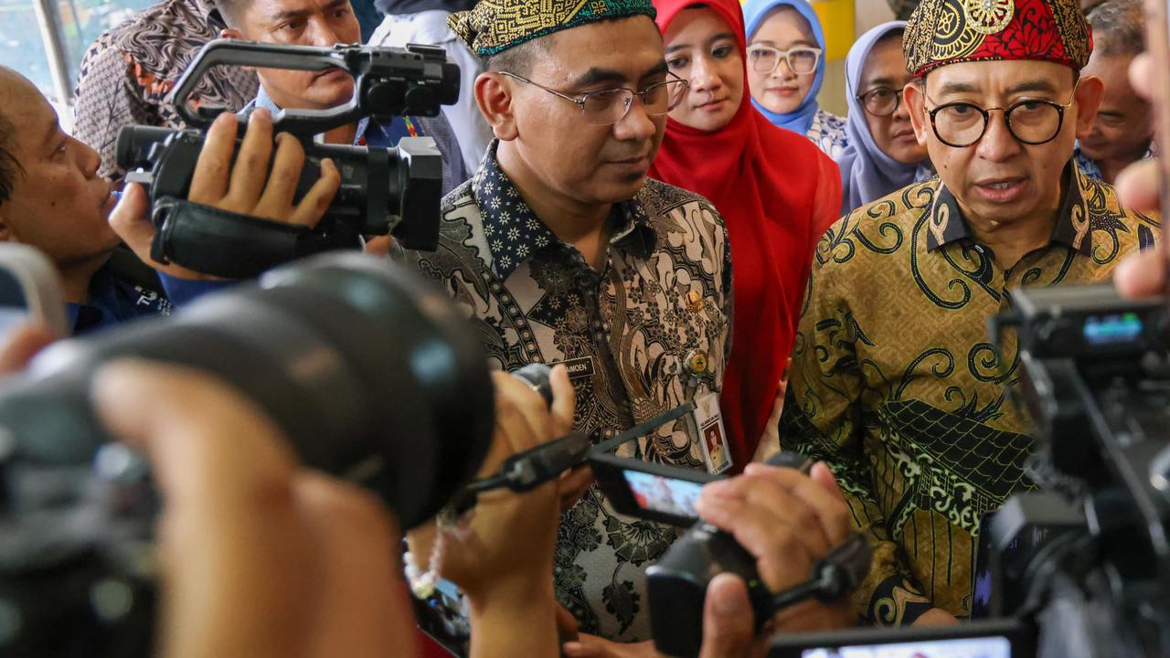 Menbud Fadli Zon Bicara Penulisan Ulang Sejarah Indonesia