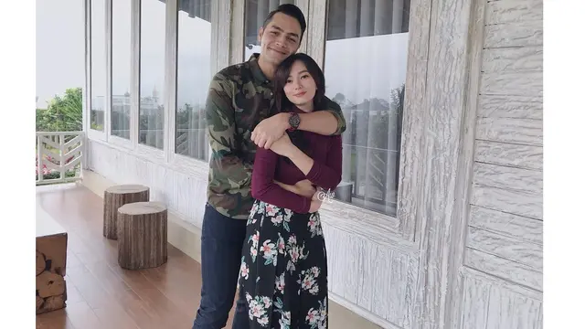 Jonas Rivanno dan Asmirandah