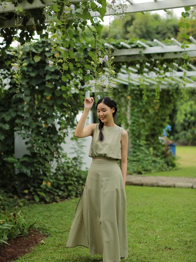 wanita agustus cantik sederhana