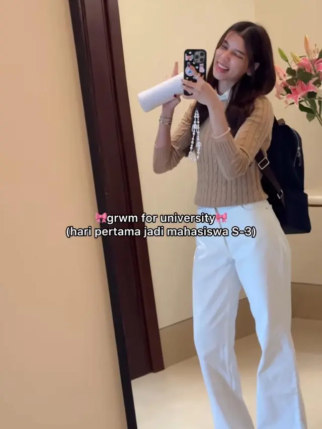 6 Potret Outfit Ngampus Sabrina Chairunnisa yang Selalu Stylish dan Trendy, Bak Maba S1 Padahal S3