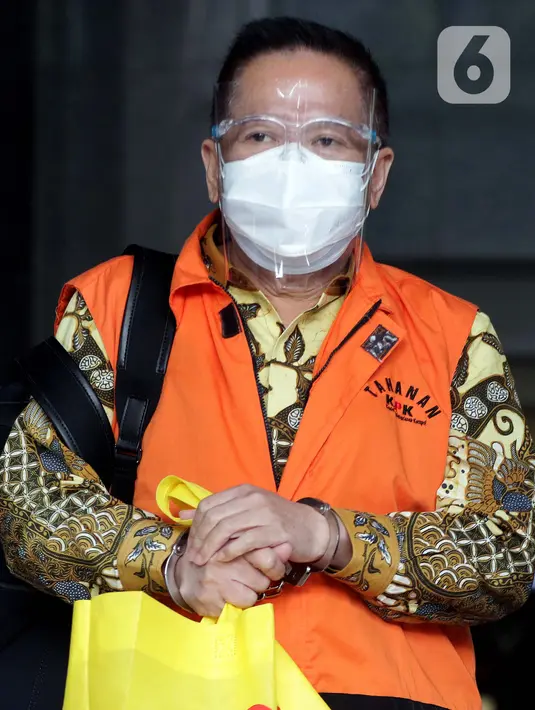Tersangka suap proyek peningkatan jalan lingkar Bukit Batu, Siak Kecil, Bengkalis, Handoko Setiono usai menjalani sidang lanjutan secara daring, Gedung KPK, Jakarta, Kamis (26/8/2021). KPK menetapkan Handoko Setiono sebagai tersangka pada 5 Februari 2021. (Liputan6.com/Helmi Fithriansyah)