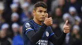 Thiago Silva dari Chelsea melawan Wolverhampton Wanderers pada pekan ke-18 Liga Inggris di Stadion Molineux, Minggu (24/12/2023).  The Blues kalah 1-2.  (Foto AP/Rui Vieira)