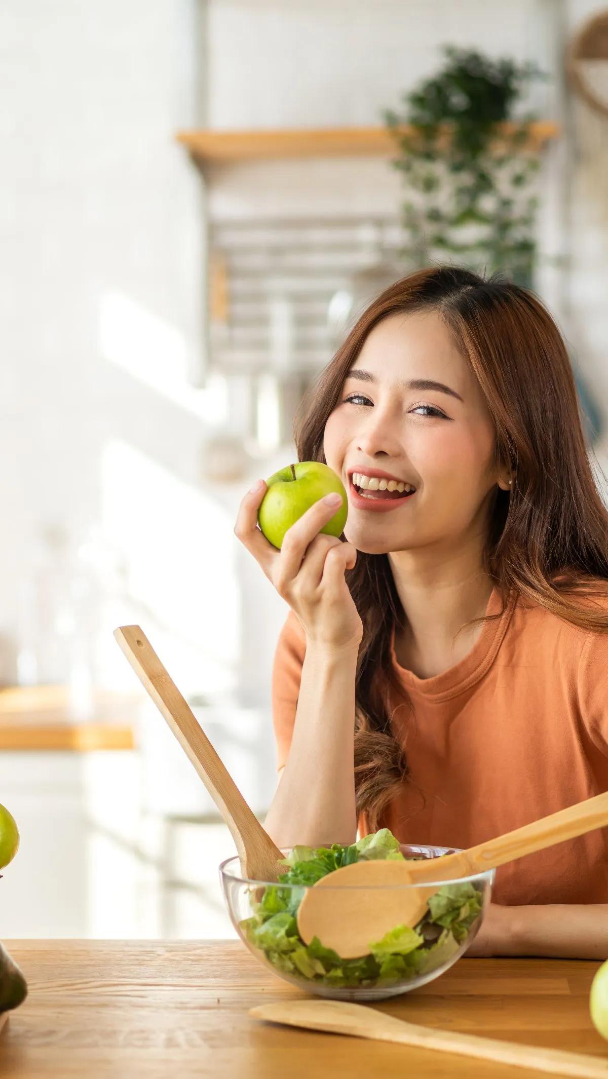 Camilan sehat ini aman untuk penderita diabetes. Dengan memakannya, kamu bisa mengontrol gula darah dengan baik dan tak perlu khawatir soal berat badan.