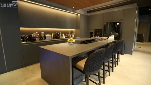Potret Dapur dan Ruang Makan di Rumah Atta Halilintar (YouTube/Taulany TV)