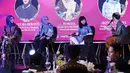 Kepala Divisi Jasa Manajemen dan TJSL PT Permodalan Nasional Madani (PNM) Cut Ria Dewanti bersama sosiopreneur dan pengurus Kreasi Tuli Indonesia Naraya serta Young Fashion designer dan founder Kreasi Tuli Indonesia Akeyla Naraya saat diskusi dalam acara Cita dan Cipta Liputan6.com x Fimela di Shangri-La Hotel, Jakarta,  Rabu (31/7/2024). (Liputan6.com/Herman Zakharia)