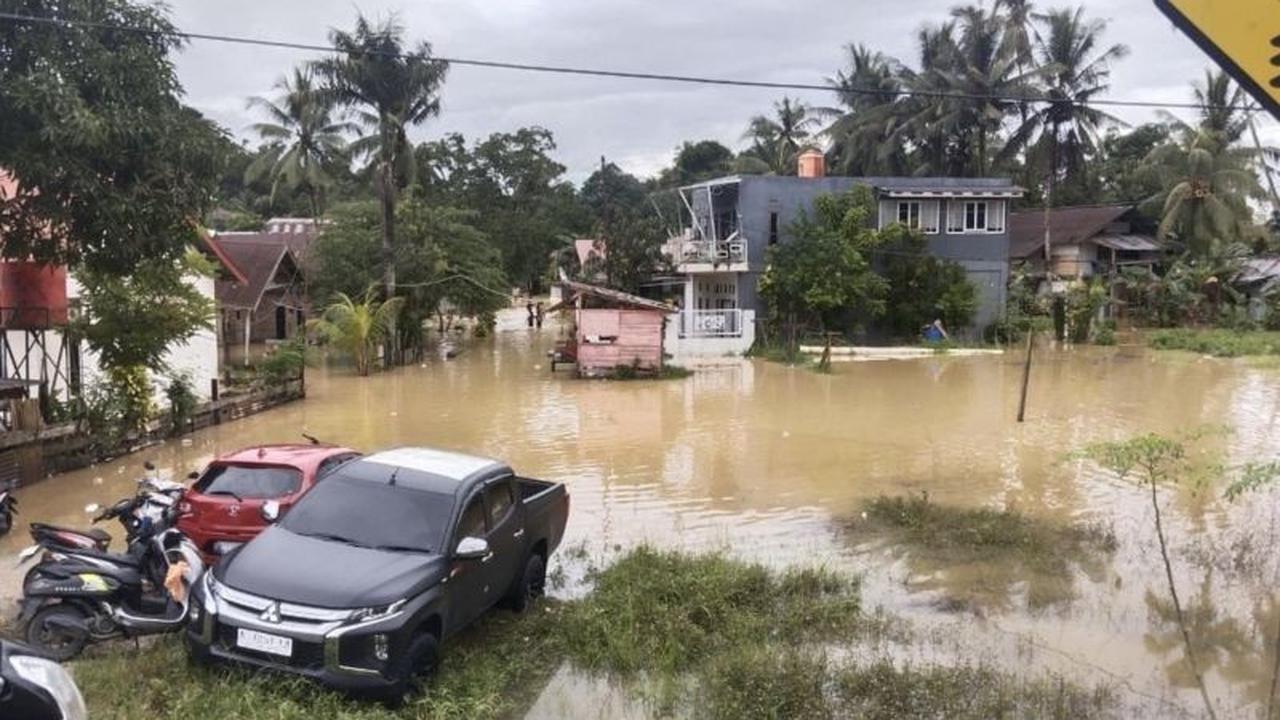 BPBD Kerahkan Personel Evakuasi Ratusan Warga Terdampak Banjir Kendari Akibat Luapan Kali Wanggu