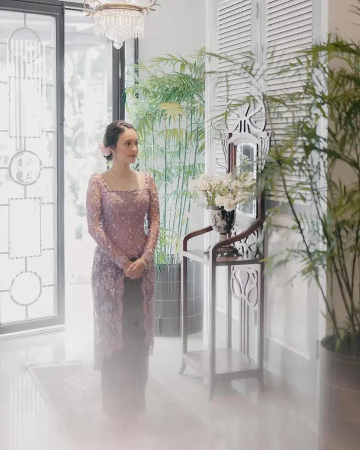 5 Inspirasi Kebaya Modern dari Artis yang Lamaran di 2024, Terbaru Febby Rastanty