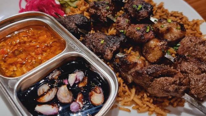 Solo 24 Jam: 7 Destinasi Kuliner untuk Kumpul Malam Tahun Baru 2026 Tak Terlupakan