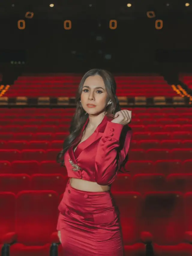 Adu Gaya Bold Fearless dari Pasangan Ibu-Anak Wulan Guritno dan Shalom Razade di Premiere Trinil, Mana yang Paling Badai?