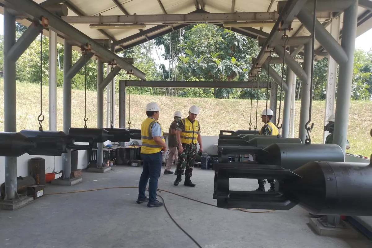PT DAHANA akan memperekuat bisnis produksi smart bom. Salah satu yang kini menjadi andalan adalah bom yang digunakan jet tempur TNI AU Bomb P-100L, Bomb P-250L dan Bomb P-500L
