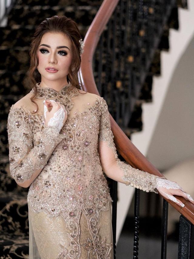 7 Pesona Rizkina, Kakak Rizky Nazar yang Curi Perhatian