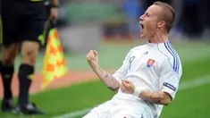Selebrasi gol gelandang Slovakia Miroslav Stoch ke gawang Rusia dalam lanjutan kualifikasi Euro 2012 di Moskow, 7 September 2010. Slovakia unggul 1-0. AFP PHOTO / ALEXANDER NEMENOV 