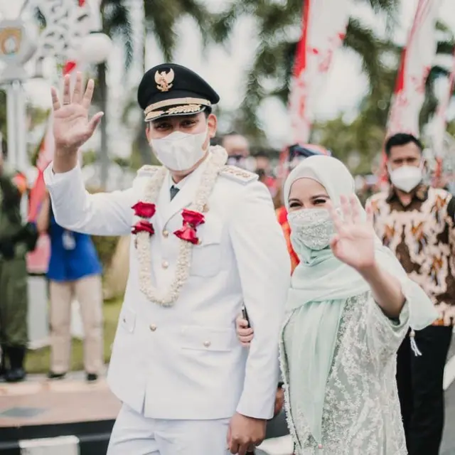 7 Potret Chacha Frederica Dalam Pelantikan Suami Jadi Bupati Kendal