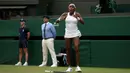 Ekspresi petenis Cori Gauff usai berhasil mengalahkan Venus Williams selama pertandingan babak pertama Grand Slam Wimbledon di London (1/7/2019). Cori Gauff mengalahkan Venus Williams 6-4 6-4. (AP Photo/Tim Ireland)