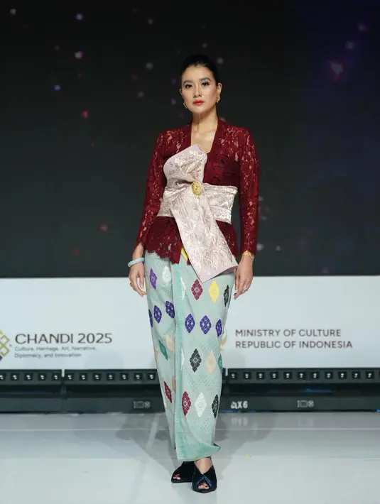 Penampilan Marcella Zalianty tuai pujian lantaran pancarkan aura bangsawan yang khas [@marcella.zalianty]