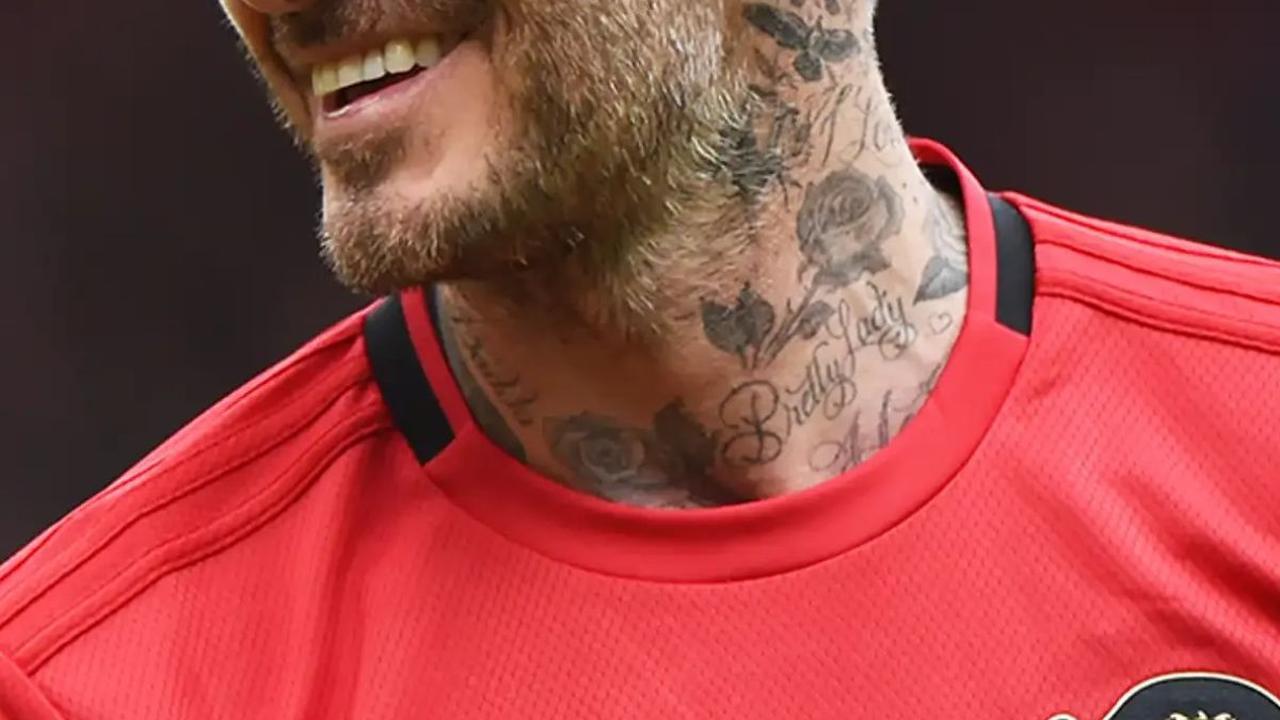 "Beckham" bukan sekadar film dokumenter tentang sepak bola, tapi juga sebuah perjalanan emosional seorang bintang yang hidup di bawah sorotan terang dan gelapnya kehidupan.