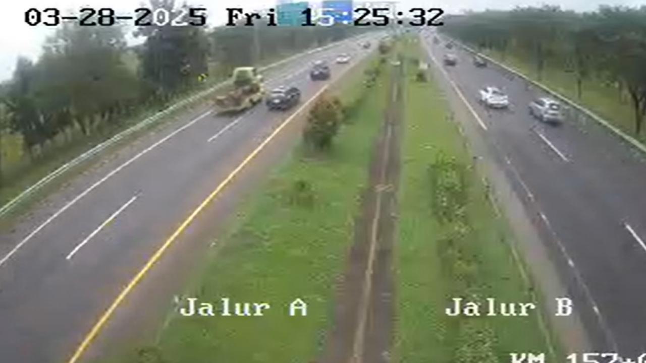Penampakan CCTV Realtime Kondisi One Way Arus Mudik di Tol Cipali