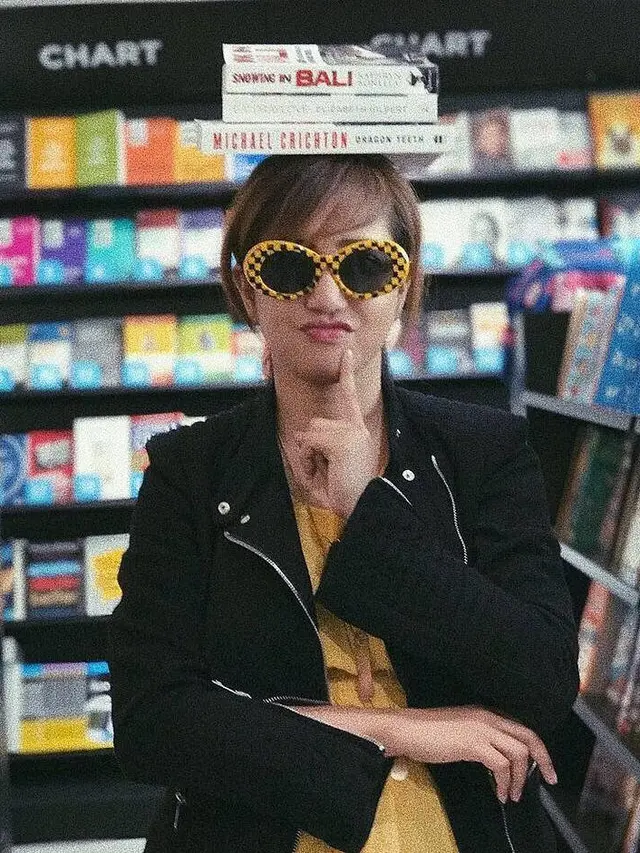 Murah Banget! Kacamata Ini Bukti Kurt Cobain Selalu di Hati