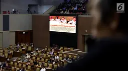 Suasana Rapat Paripurna ke-6 Masa Persidangan I Tahun 2017-2018 di Gedung Nusantara II Kompleks Parlemen, Senayan, Jakarta, Selasa (26/9). Paripurna ini membahas tiga agenda, salah satunya laporan Pimpinan Pansus Angket. (Liputan6.com/JohanTallo)
