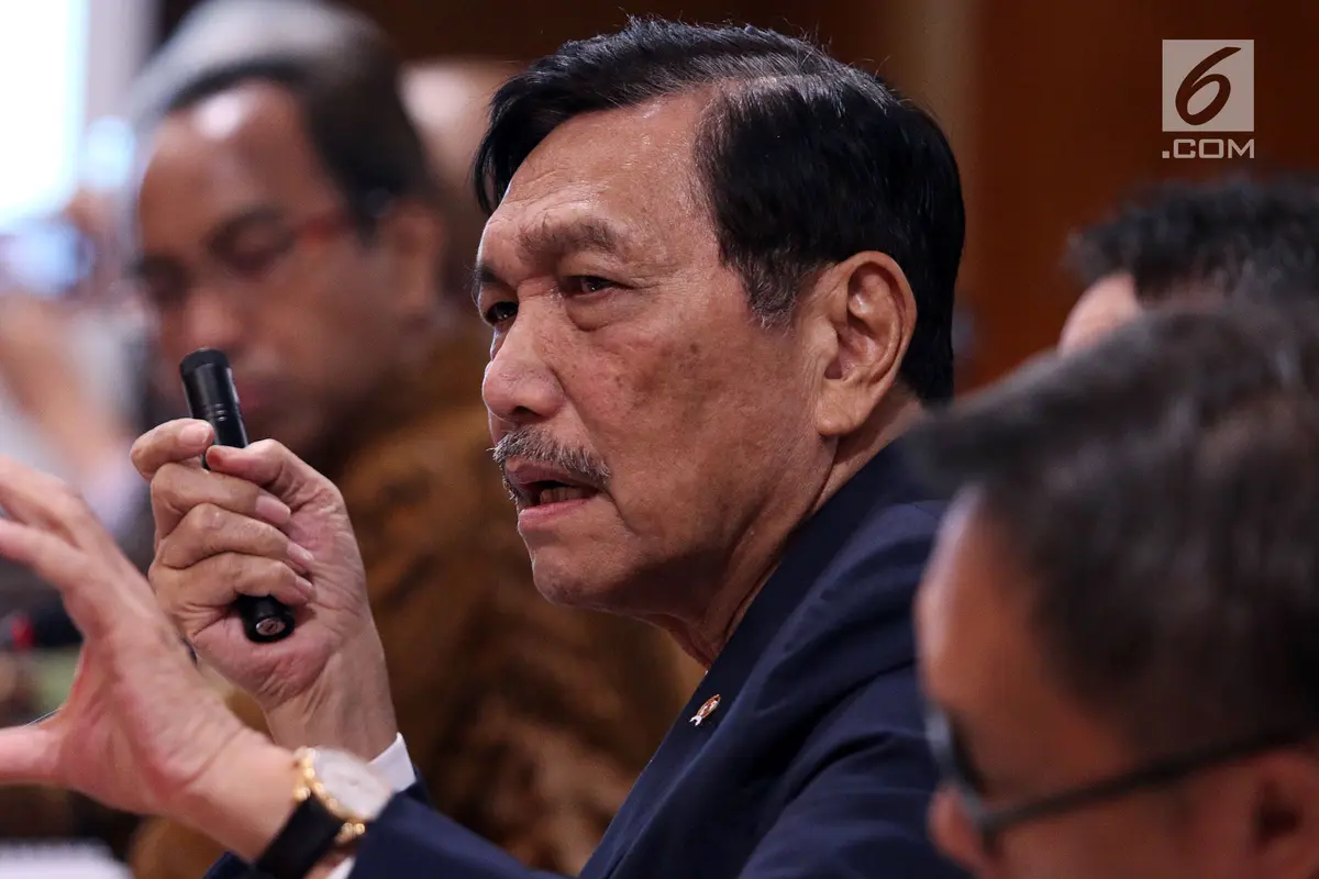 Menko Luhut Bahas Industri Mobil Listrik Nasional Bareng DPR