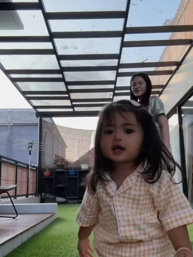 Potret Balkon Mini Rumah Denny Caknan yang Jadi Spot Favorit Cunda Bermain