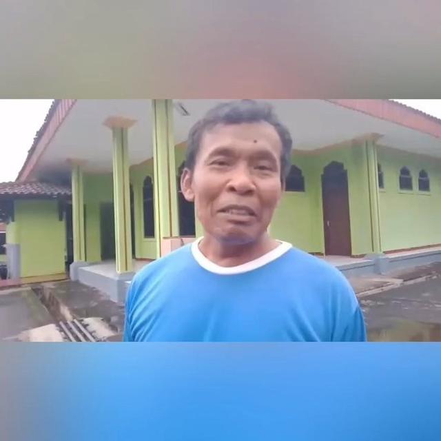 Umar, asisten Nike Ardilla (https://www.instagram.com/p/B5knccFgjZQ/)