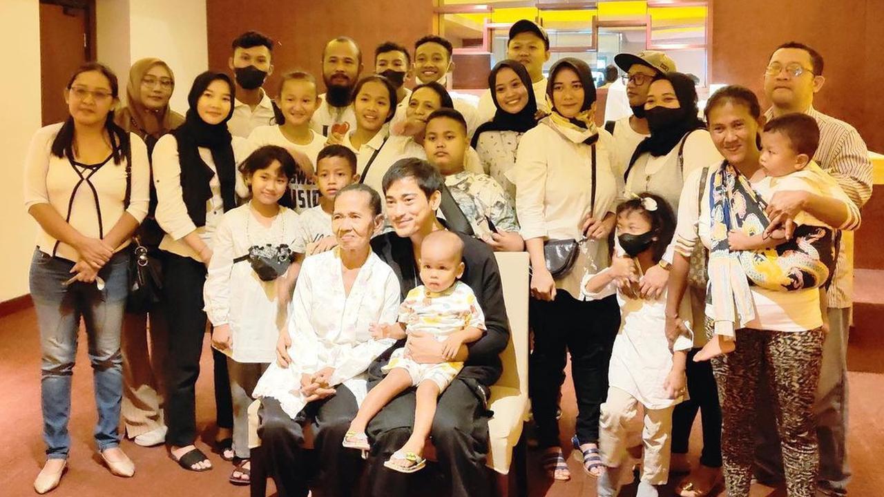 Bio One bertemu keluarga besar Gepeng saat promo film Srimulat: Hil yang Mustahal (Foto: Instagram bojvoyej)