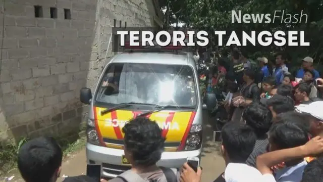 NEWS FLASH: Bom Tangsel, Polisi Temukan Bom Pipa dalam Ransel   