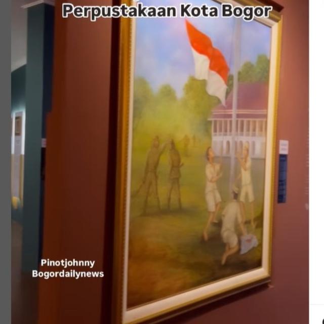Lukisan Bendera Merah Putih Pertama di Bogor di Museum Parawira di Gedung Perpustakaan Kota Bogor.