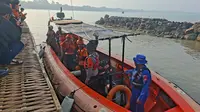 Pencarian Hari Kedelapan Jurnalis Hilang di Selat Sunda: Sisir Darat dan Laut