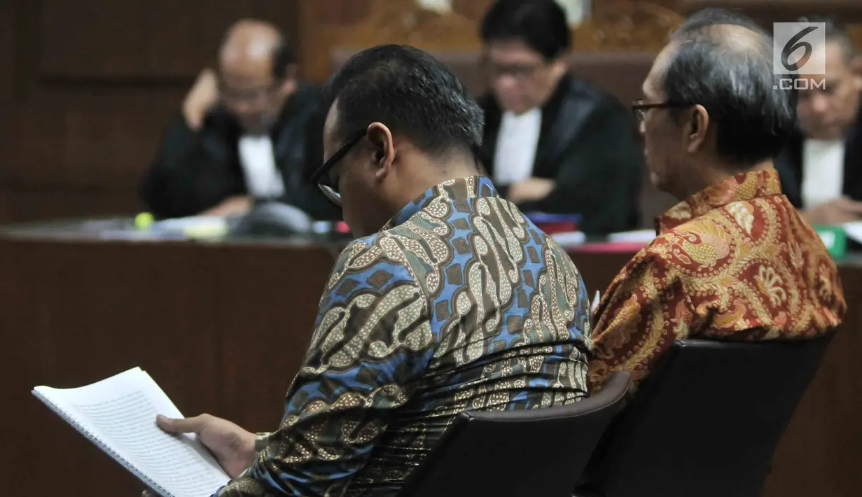 Terdakwa Irvanto Hendra Pambudi yang juga keponakan Setya Novanto dan Made Oka Masagung menjalani sidang perdana kasus fee korupsi e-KTP di Pengadilan Tipikor, Jakarta, Senin (30/7). (Merdeka.com/Iqbal S Nugroho)