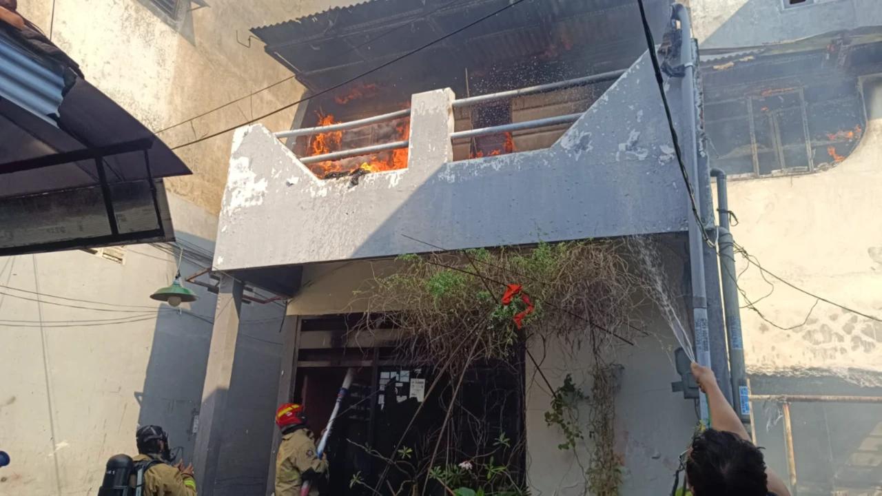 Balita Tewas dalam Kebakaran Rumah di Surabaya, Sang Kakak Selamat Usai Pecahkan Jendela