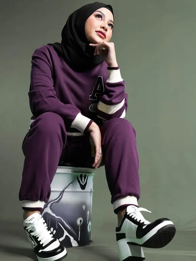 Tampilan Kece Aurel Hermansyah dengan Gaya Sporty, Sneakers Heels Seharga Motor Curi Perhatian