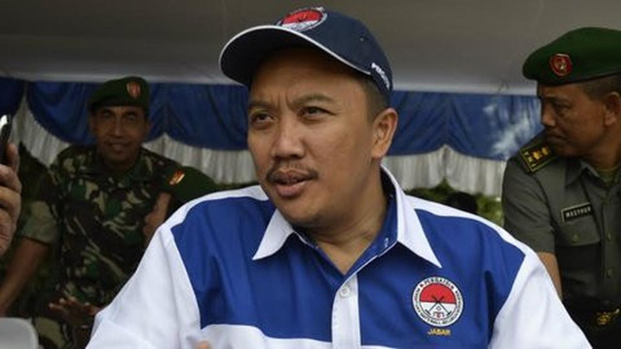 Menpora sayangkan penghentian ISL sebab jutaan penggemar bola rugi