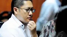 Haswandi menyatakan, eksepsi Anas sudah masuk materi sehingga harus dibuktikan dalam persidangan. Selain itu, hakim menilai KPK berwenang melakukan penuntutan tindak pidana pencucian uang (Liputan6.com/Faizal Fanani).