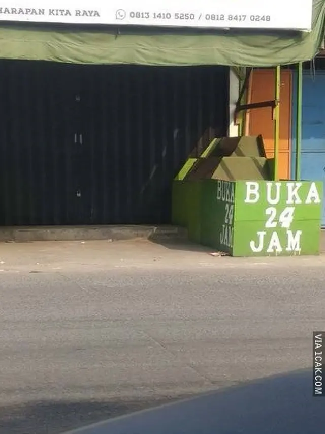 6 Tulisan Toko Buka 24 Jam Ini Bikin Tepuk Jidat