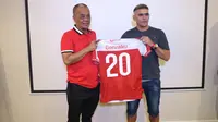 Cristian Gonzales ditunjuk sebagai Brand Ambassador Madura United untuk semusim. (Bola.com/Aditya Wany)