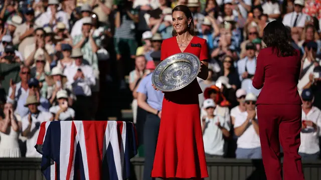 Kate Middleton Melangkah Elegan di Wimbledon 2026, Pakai Gaun Merah dan Perhiasan Ruby yang Serasi