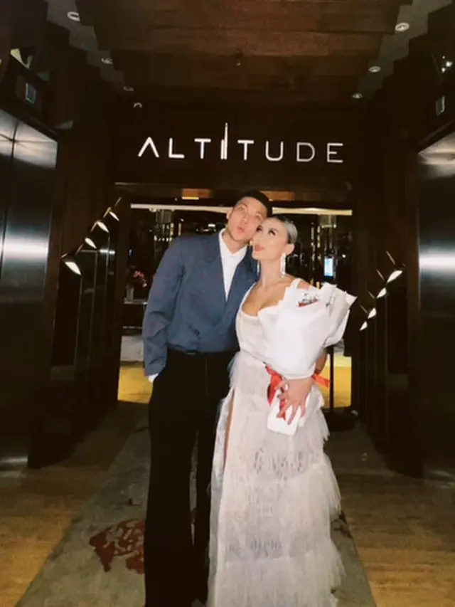 3 Beda Pesona Agnez Mo dalam Balutan Gaun Pengantin yang Berbeda, Mana yang Jadi Favoritmu?
