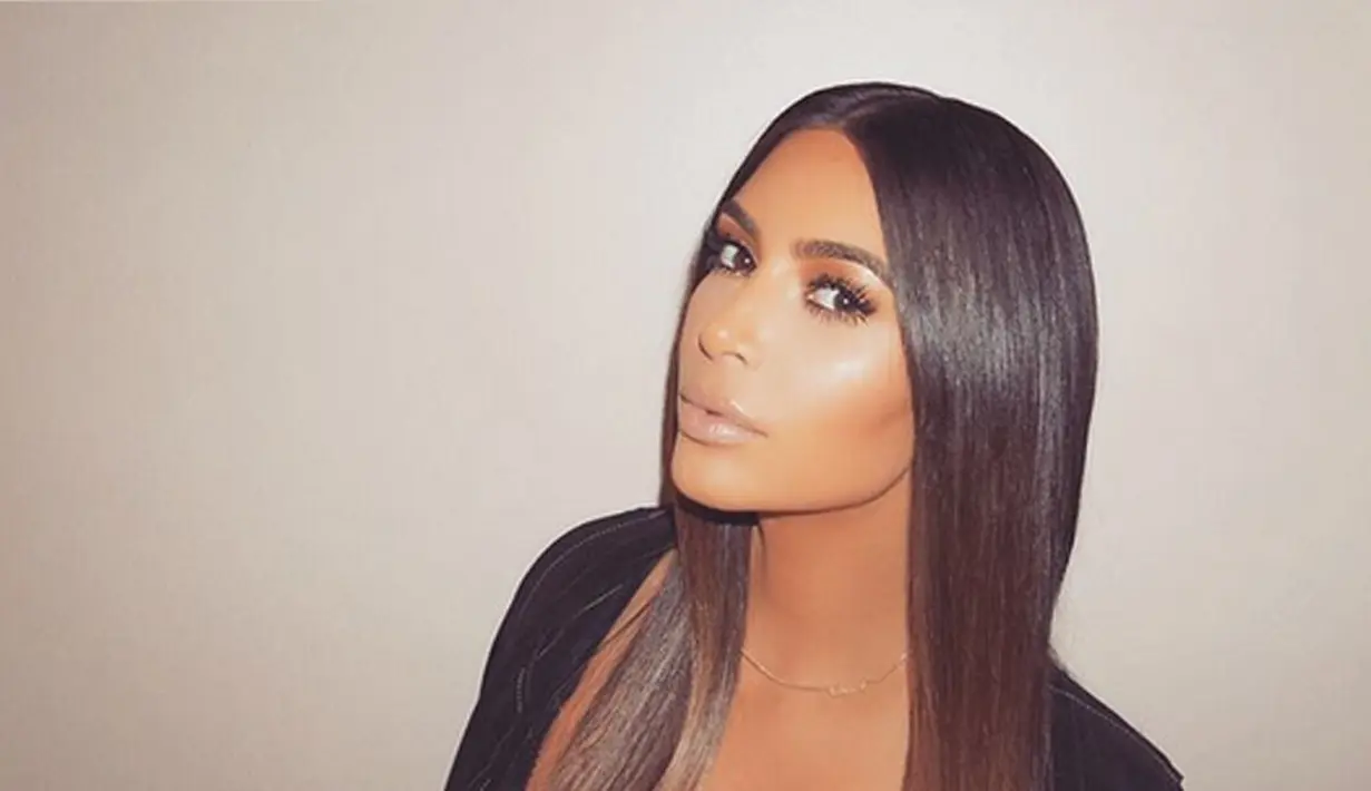 Setelah mengalami berbagai masalah, Kim Kardashian meghilang dari muka umum, terlebih di dunia media sosial. Melipir dari keramaian untuk menenangkan diri, akhirnya Kim kembali hadir di dunia maya. (Instagram/kimkardashian)