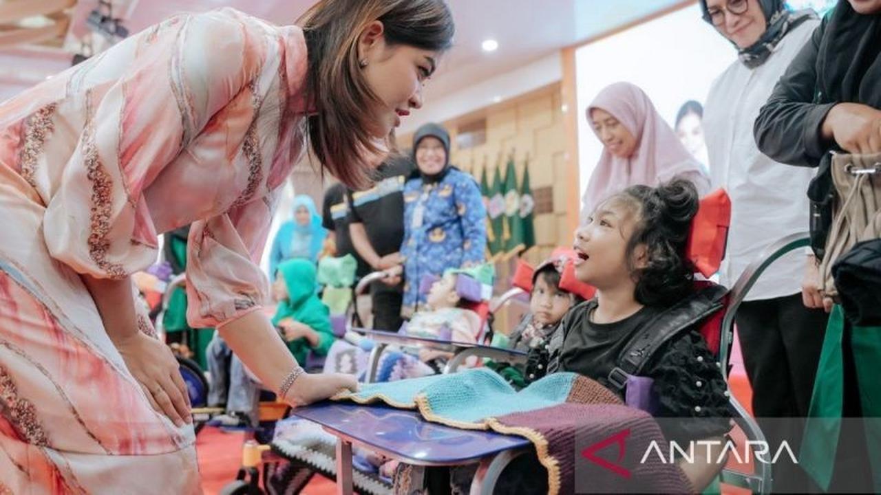 TP PKK Sumut Salurkan 135 Kursi Roda Adaptif untuk Anak Cerebral Palsy, Target 1.000 Unit