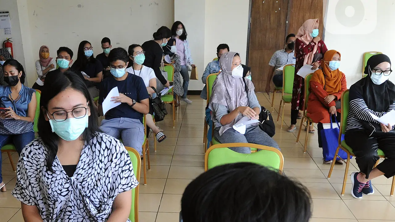 FOTO: Vaksinasi COVID-19 Massal Digelar di DKI Jakarta