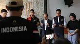 Tiga hari menjelang Olimpiade Paris 2024 yang akan resmi dibuka pada Jumat (26/7/2024), Tim Indonesia menggelar doa bersama bagi kesuksesan Merah-Putih di Paris. Doa bersama dilakukan di Rumah Garuda, pada Selasa (23/7/2024) malam waktu Paris, Prancis. Hadir dalam acara tersebut Chef de Mission (CdM) Olimpiade Indonesia Anindya Bakrie, Ketua Umum Komite Olimpiade Indonesia (KOI) Raja Sapta Oktohari, dan Duta Besar Republik Indonesia untuk Prancis, Mohamad Oemar. (Dok. NOC Indonesia)